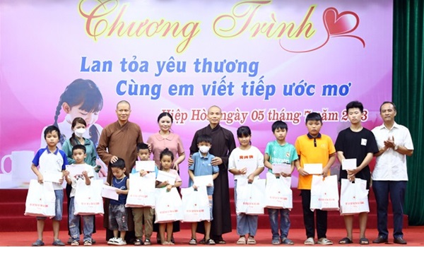 CHƯƠNG TRÌNH: Lan tỏa yêu thương cùng em viết tiếp ước mơ