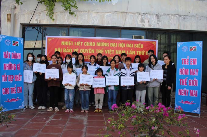 Trao học bổng Hội Vì Tâm (Cộng hòa Pháp)  lần 2 năm học 2022 - 2023