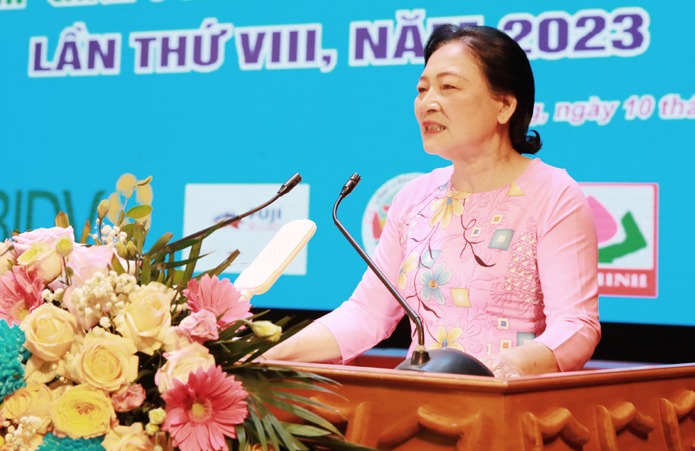 Description: Đồng chí Dương Thị Lợi phát biểu khai mạc.